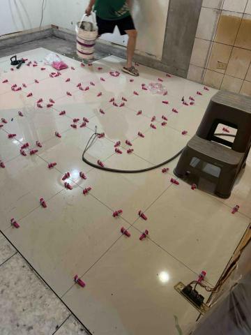 邦輝土木包工業 - 地板局部打除 回貼60*60拋光磚