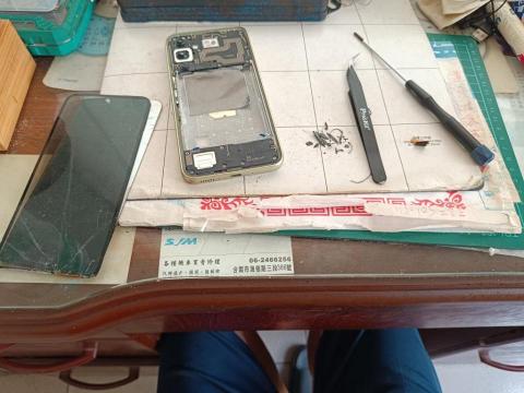 個人工作室 - 螢幕破裂換螢幕