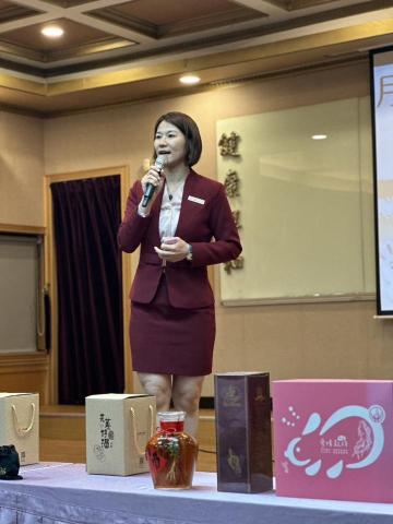 尚緹有限公司 - 2015開始接觸保健食品-人參，2019年創立「尚緹有限公司」，希望藉由演講、分享⋯⋯等，帶給許多人，理解「健康其實很簡單！」。