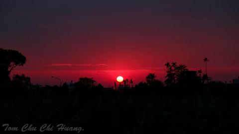 Tom Chu Chi Huang - 路過...