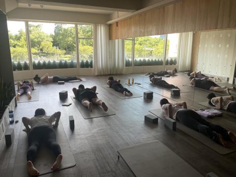 Alice瑜珈老師 - 「恰恰好室公益合作」芳療x脈輪瑜珈