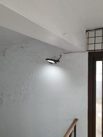 周昆興 - 樓梯間感應燈安裝