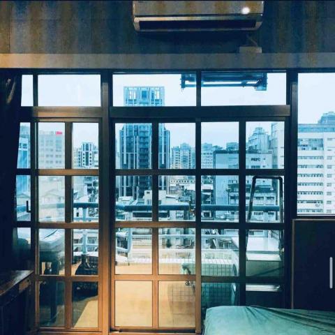 Tyler Vintage Gallery - 蘇格蘭歐式復古工業風設計挑高套房