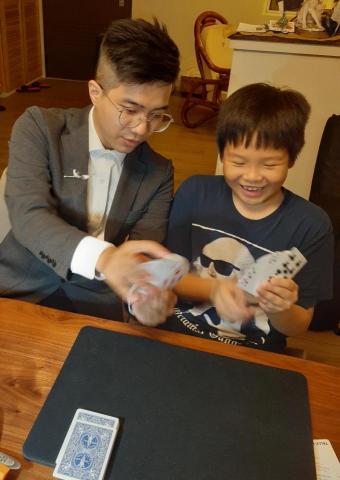 凌距離魔術工作室 - 撲克牌基本技法演練