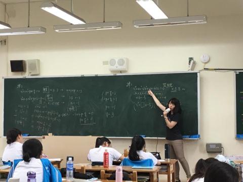 洪老師 - 教學現場照片