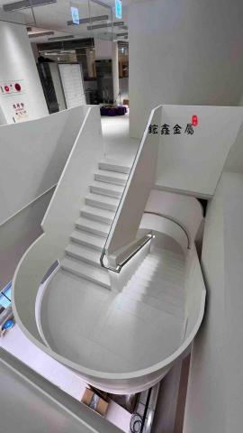 鋐鑫有限公司 - 知名服飾品牌URLiving樓梯扶手