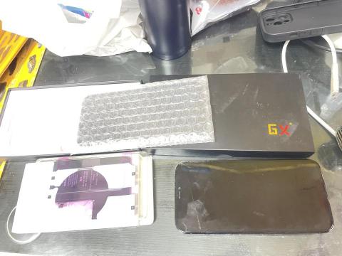 修の機機好 - iPhone 12 Pro Max螢幕更換及Bsmi 認證電池