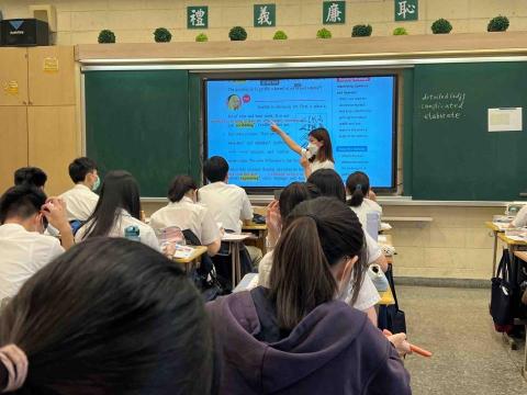 Claire Lee - 具備實際教學經驗