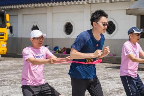 陳士登Amos|跑步教練 - 跑步膝蓋痛|怎麼跑步不傷膝蓋|下背痛|小腿緊繃|跑姿分析|跑步姿勢|跑步課程|跑步訣竅|跑步教練|步頻|跑步技術|跑姿調整