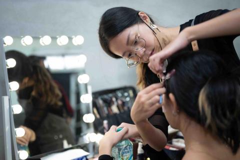 提供妝髮服務的專家Polly整體彩妝造型工作室