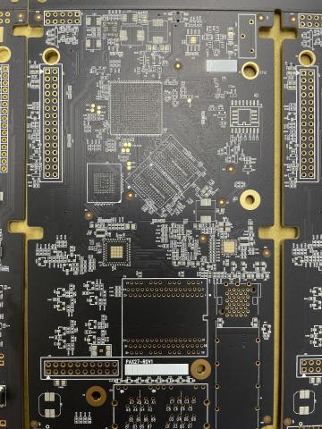 張俊澤 - 因應0201及01005超微零件，錫膏印刷必須印好印滿，以確保品質優良