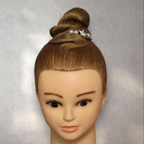 黃姳瑄（帽帽彩妝造型） - 國標梳頭