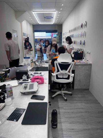 猿動力phone手機維修-逢甲店 - 