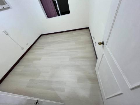 阿偉 - 地板～～～