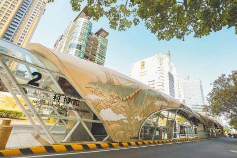 Selphie Jhuang個人工作室 - 台中科博館站大型壁畫