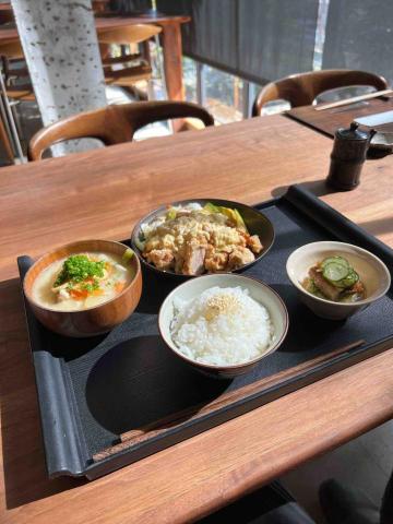 吳泓霆 - 南蠻雞定食