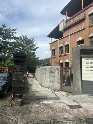 鄔聖光 - 頂樓屋頂鐵板翻新 