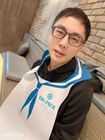 提供羽球規則服務的專家李柏廷（馬克）