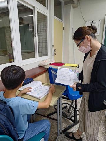 伴讀 - 課後輔導檢查孩子功課