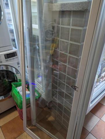 小陳 - 如能夠拆下玻璃窗清洗是最理想的，可以避免污水波及到樓下的住戶，同時也能清潔地更乾淨。