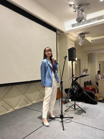 自彈自唱主持人皮卡 - 尾牙主持+自彈自唱