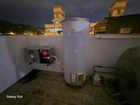 華耀企業社 - 熱泵熱水機實作安裝 華耀企業社 - 熱泵熱水機實作安裝