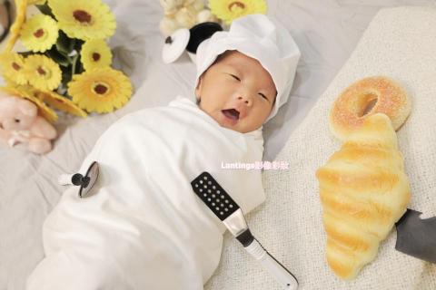 Lantings Studio影像彩妝主持工作室 - 10/21大溪客人寶寶彌月蛋糕拍照拍攝 Lantings Studio影像彩妝主持工作室 - 10/21大溪客人寶寶彌月蛋糕拍照拍攝