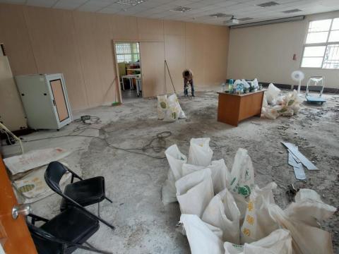 龍贊營造有限公司 - 地磚空心打除