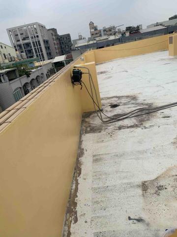 欉俊瑋-阿瑋 - 屋頂pu施工（施工前