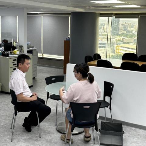 冠優聯合稅務記帳士事務所 - 客戶洽談實況