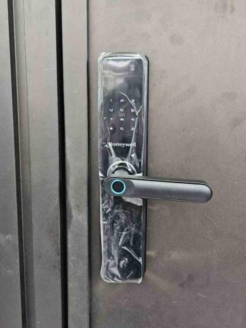 築峰門片安裝 - Honeywell電子鎖 築峰門片安裝 - Honeywell電子鎖