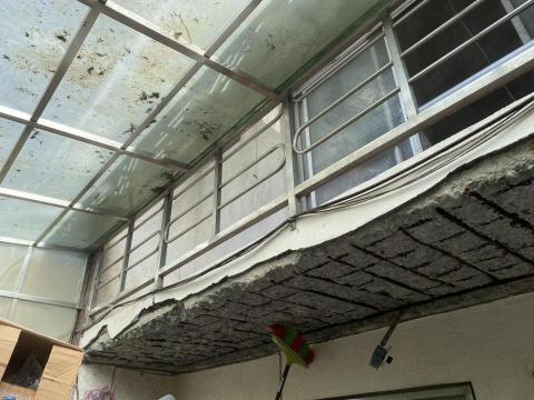 鄭富升 - 海砂屋天花板敲除前