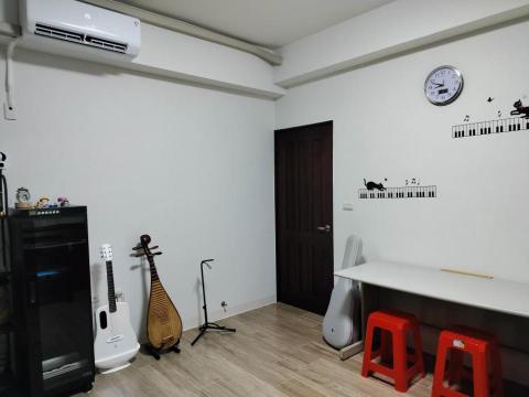 小魚骨音樂工作室/鋼琴/民謠吉他/琵琶教學 - 工作室實景