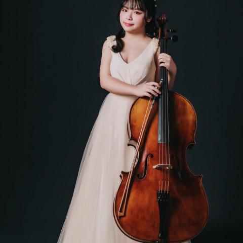 提供大提琴服務的專家張維慈