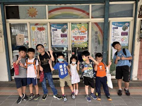 林庭誼 - 曾任一文補習班助教