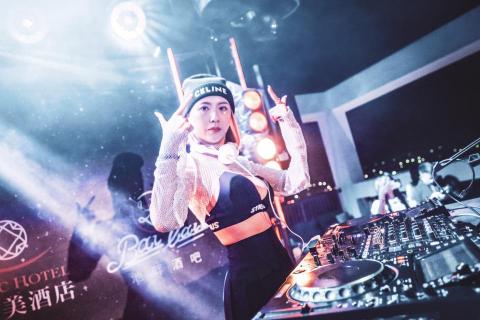 黑丸 - 活動紀錄項目-DJ 派對活動紀錄
平面紀錄/動態錄製/短影音紀錄