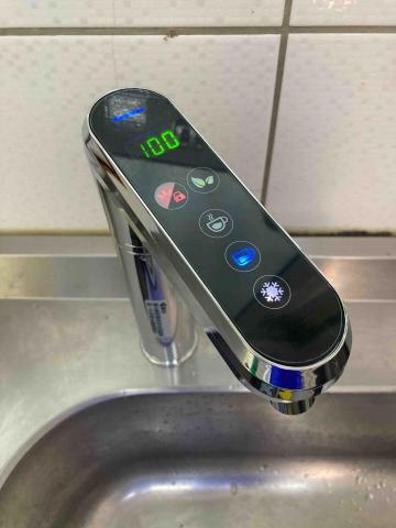 顏先生 -  冰冷熱三溫電控龍頭