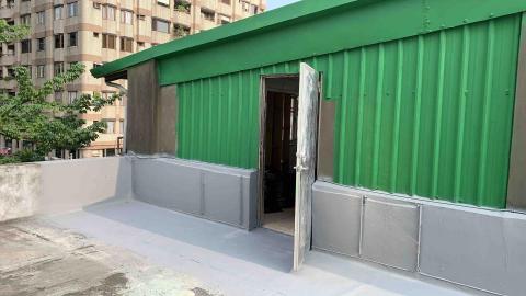 曜藝設計工程 - 板橋屋頂鐵皮浪板噴塗防水漆+防水毯施工