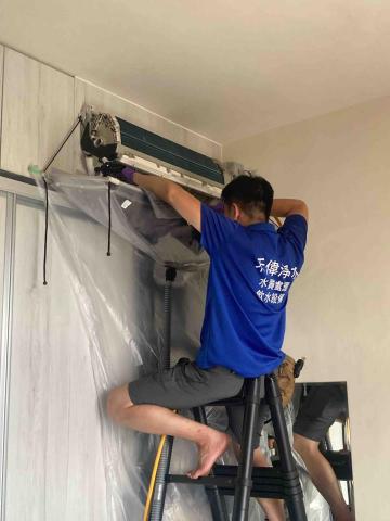 顏先生 - 冷氣清洗