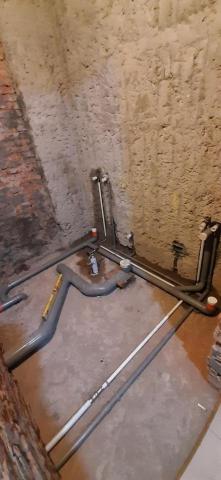 林溫泉 - 整間廁所冷水熱水排水管線更新 配管尺寸講究精準