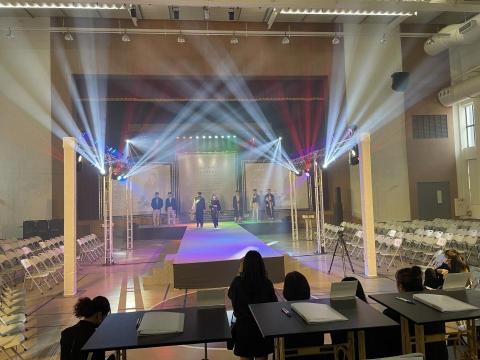 黑丸 - 活動表演策劃項目-台南應用科技大學時尚系成發
舞台硬體/燈光硬體/音控硬體/活動直播紀錄