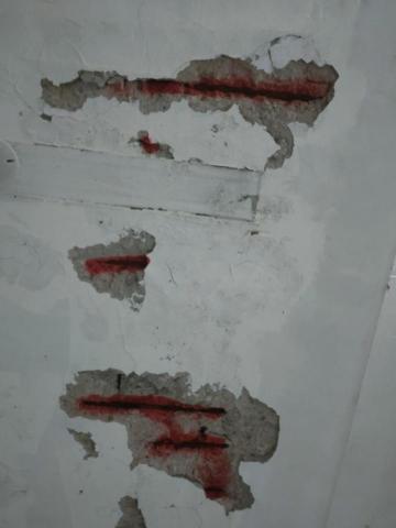 慧成防水工程行 - 地下室石塊脫落，上防鏽