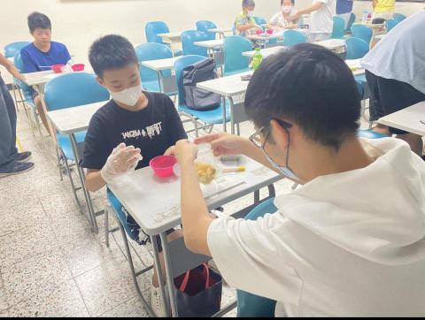 黃冠仁 - 高師社團