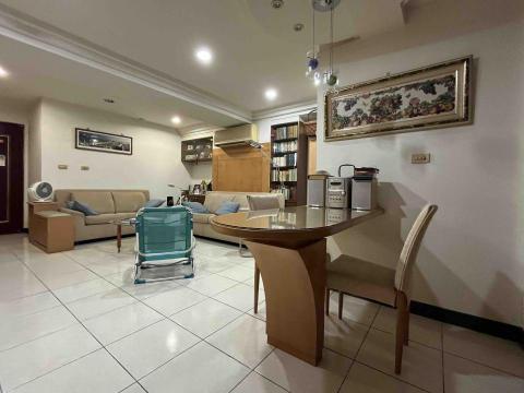 宋美慧 (Sophie SUNG)-英文學習 - 提供寬敞、明亮、舒適的個人工作室作為上課地點-餐桌區