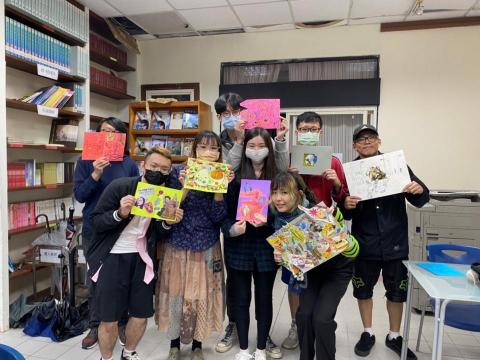 欣唐 - 藝術小書工作坊