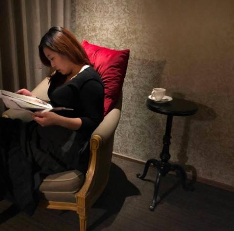 提供國標舞女老師服務的專家王甯教育