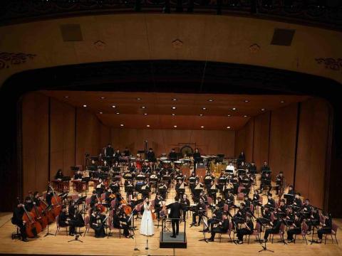 邱蕙 - 於2023/11/18與台北市立國樂團附設青年國樂團於台北市中山堂中正廳演奏笛協奏曲