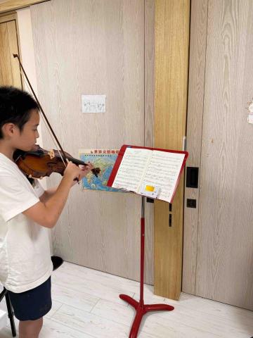 余姿穎｜小提琴教學｜鋼琴教學｜陪練 - 