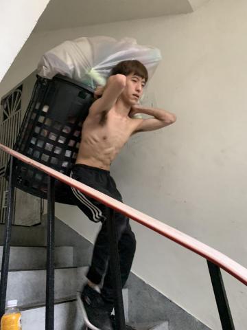 雙豪搬運 - 我們每台車都有配置四顆空藍可以裝您較散得物品
如小型電散及各式大小得袋裝物
 雙豪搬運 - 我們每台車都有配置四顆空藍可以裝您較散得物品
如小型電散及各式大小得袋裝物