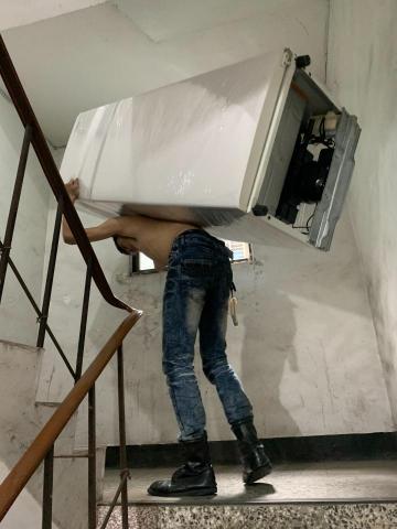 雙豪搬運 - 冰箱搬運
五樓搬運照 雙豪搬運 - 冰箱搬運
五樓搬運照